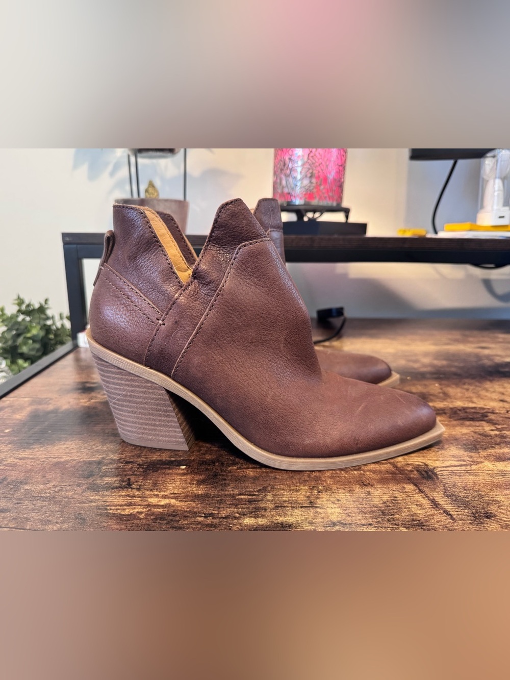 Crown Vintage Stavie Brown Bootie Size 8.5